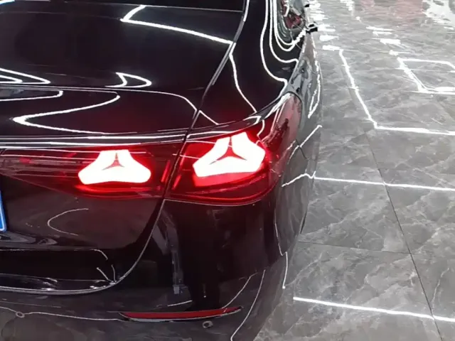 Mercedes-Benz E-Class — Фото автомобиля 7