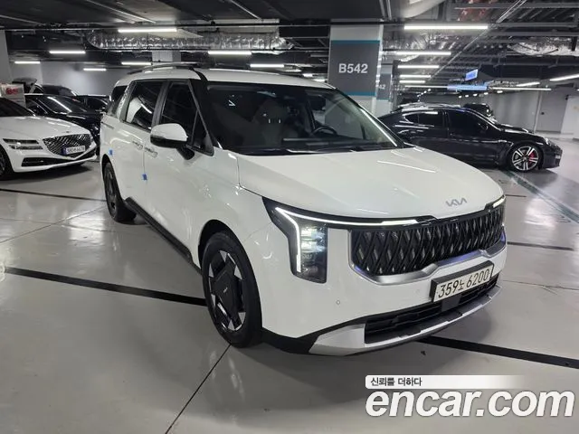 Kia Carnival — Фото автомобиля 2
