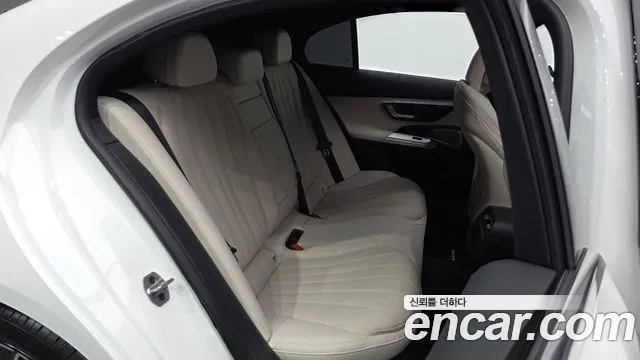 Mercedes-Benz E-Class W214 — Фото автомобиля 11