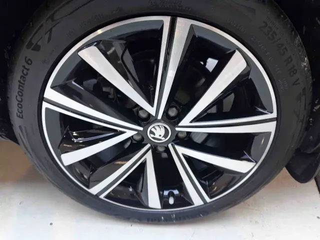 Skoda Superb — Фото автомобиля 23
