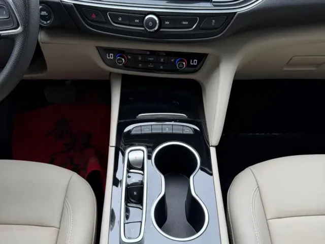 Buick Regal — Фото автомобиля 11