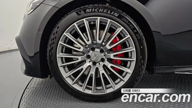 Mercedes-Benz E-Class — Фото автомобиля 5