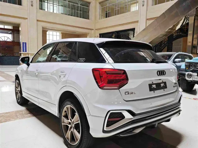 Audi Q2L — Фото автомобиля 16