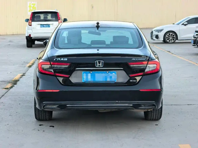 Honda Accord — Фото автомобиля 8