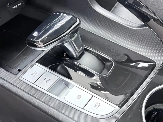 Hyundai Elantra — Фото автомобиля 14