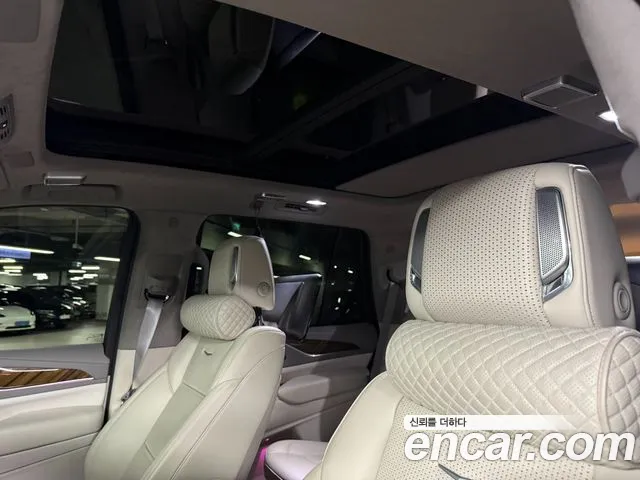 Cadillac Escalade Generation 5 — Фото автомобиля 18