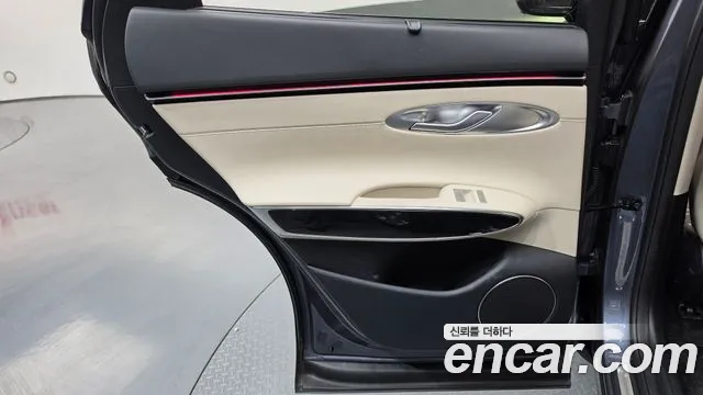 Genesis GV70 — Фото автомобиля 14