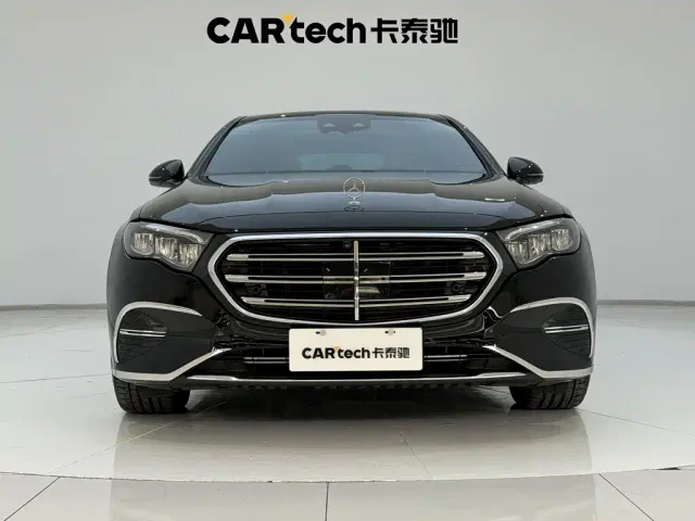 Mercedes-Benz E-Class — Фото автомобиля 3