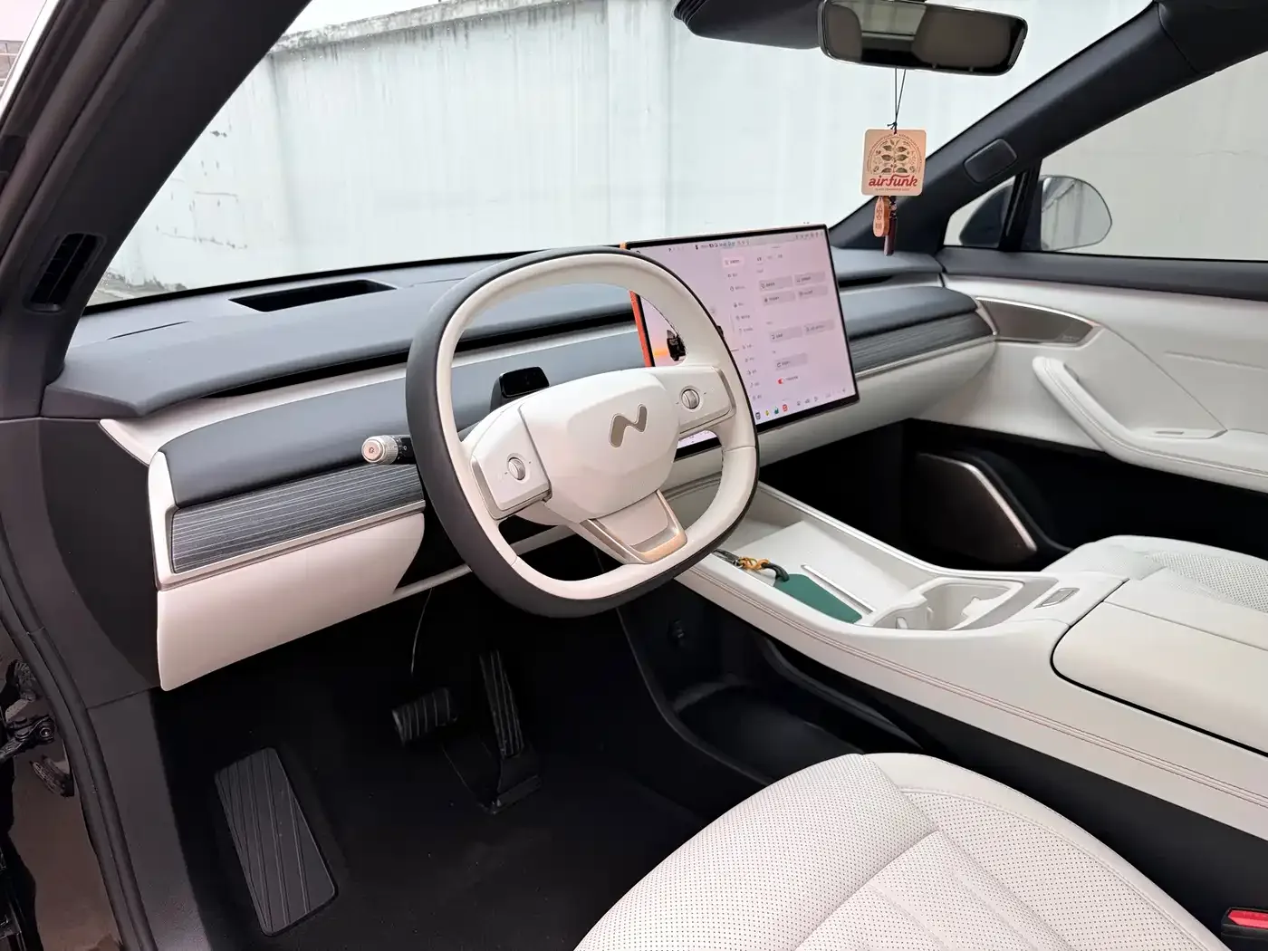 Ledao Ledao L60 2024 60kWh AWD Version — Фото автомобиля 14