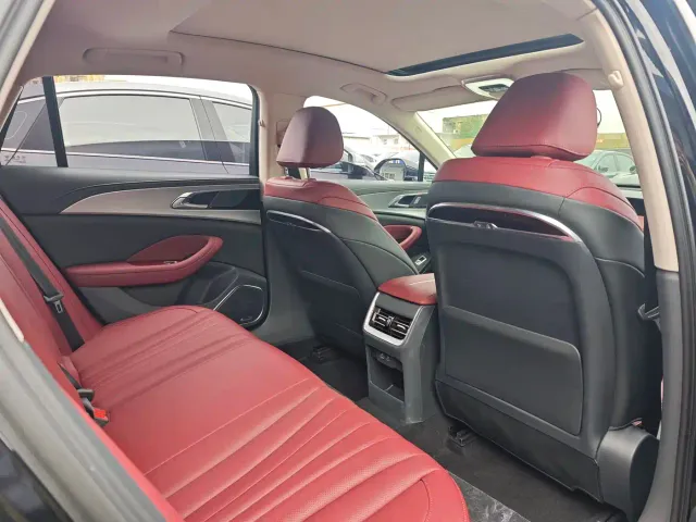 Hongqi H5 — Фото автомобиля 9