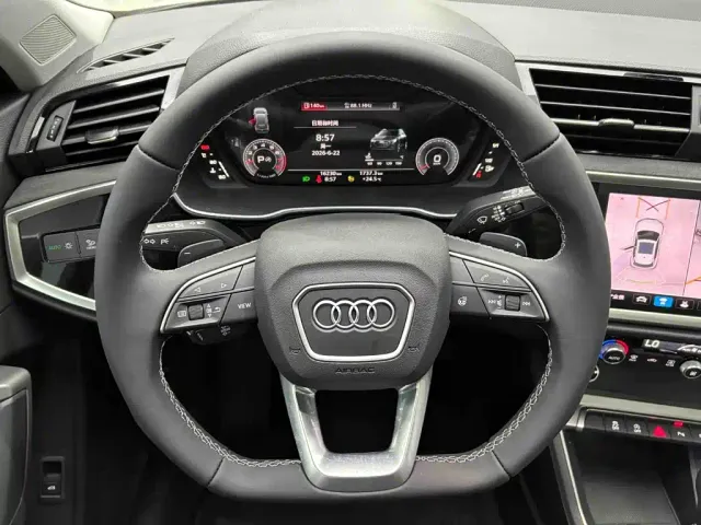 Audi Q3 — Фото автомобиля 9