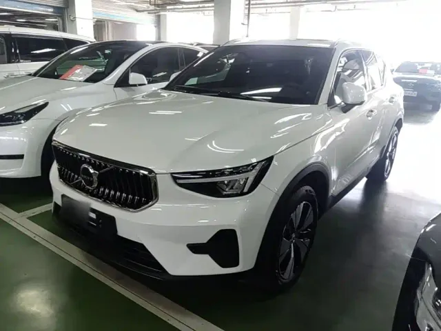 Фотография автомобиля — Volvo XC40