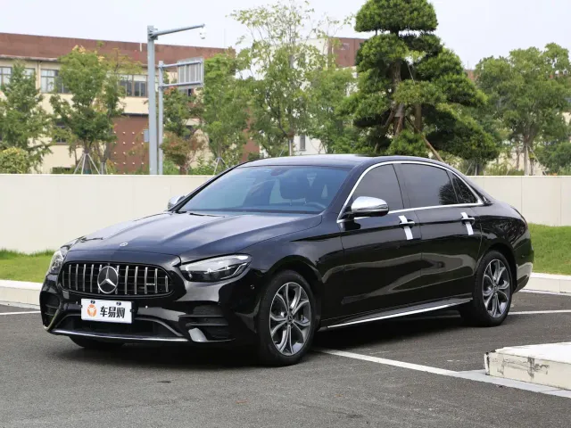 Фотография автомобиля — Mercedes-Benz E-Class