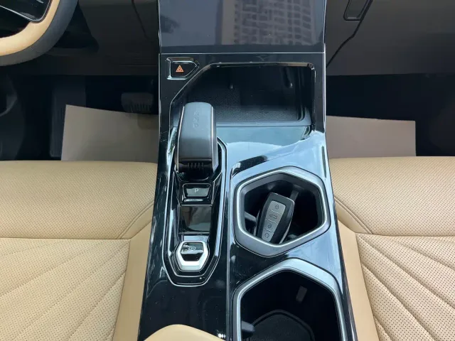 Geely Boyue L — Фото автомобиля 14