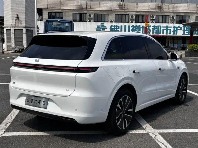Li Auto L6 — Фото автомобиля 24