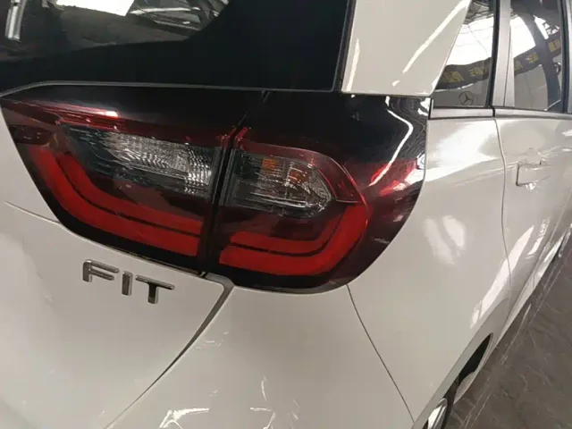 Honda Fit — Фото автомобиля 7
