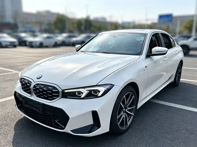 Фотография автомобиля — BMW 3 Series
