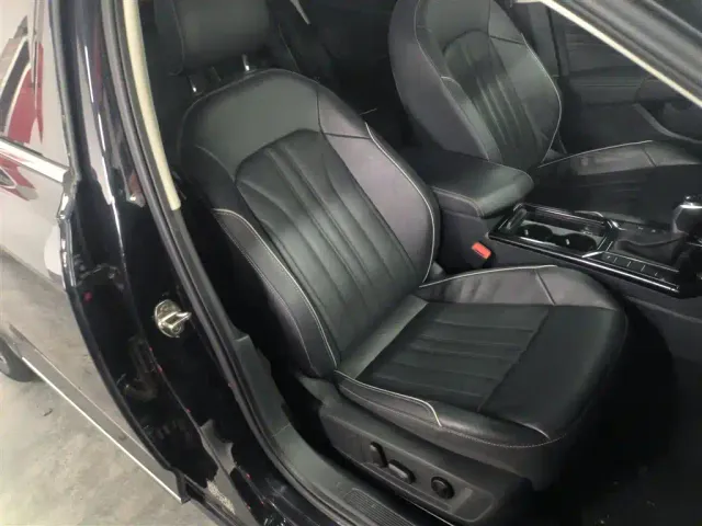 Volkswagen Passat — Фото автомобиля 24
