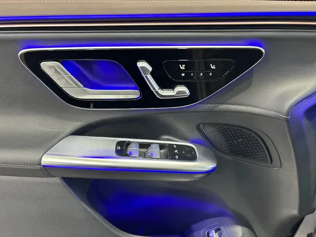 Mercedes-Benz EQE SUV — Фото автомобиля 15