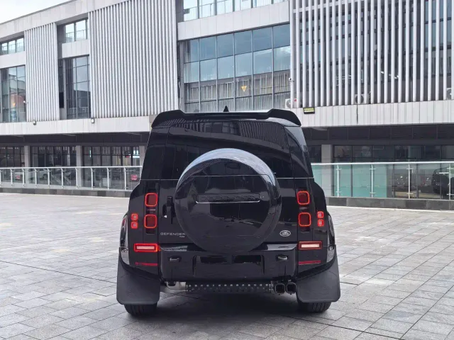 Land Rover Defender — Фото автомобиля 19