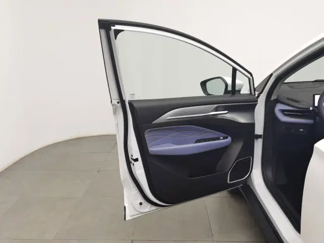 Geely Geometry M6 — Фото автомобиля 8