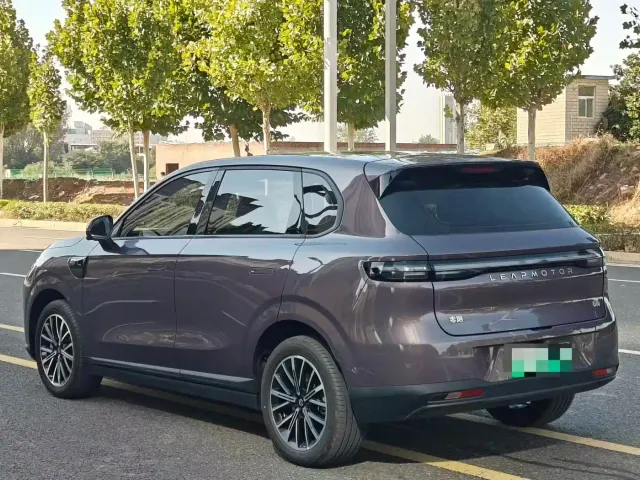 Leapmotor B10 — Фото автомобиля 7