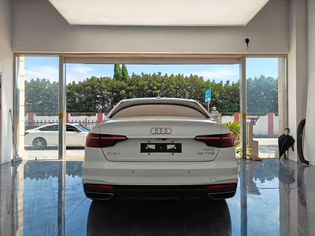 Audi A4L — Фото автомобиля 4