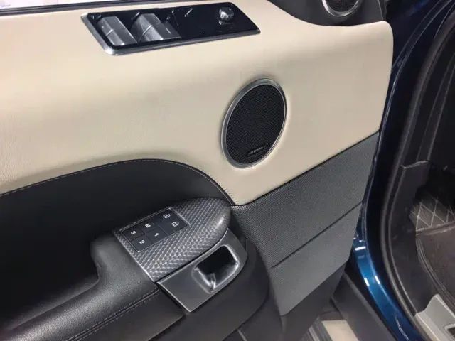 Land Rover Range Rover Sport — Фото автомобиля 6