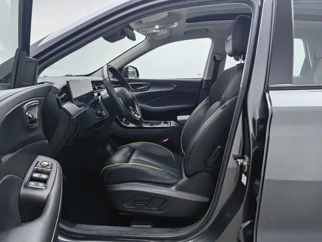 Roewe RX5 — Фото автомобиля 10