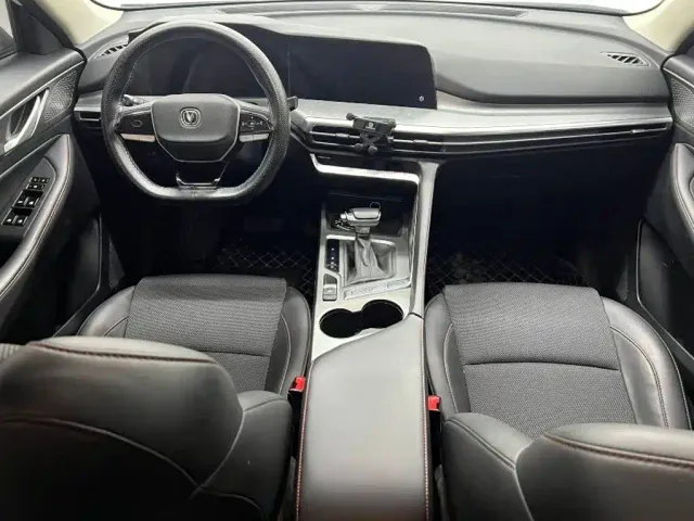 Changan Changan CS35 PLUS 2023 Enjoyment Edition 1.4T DCT Luxury — Фото автомобиля 15