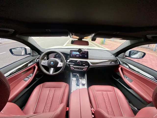 BMW 5 Series — Фото автомобиля 10