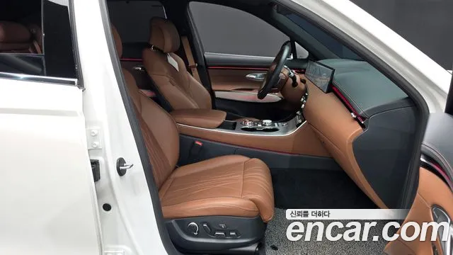 Genesis GV70 — Фото автомобиля 16