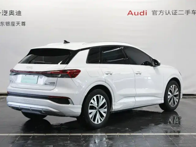 Audi Q4 e-tron — Фото автомобиля 5