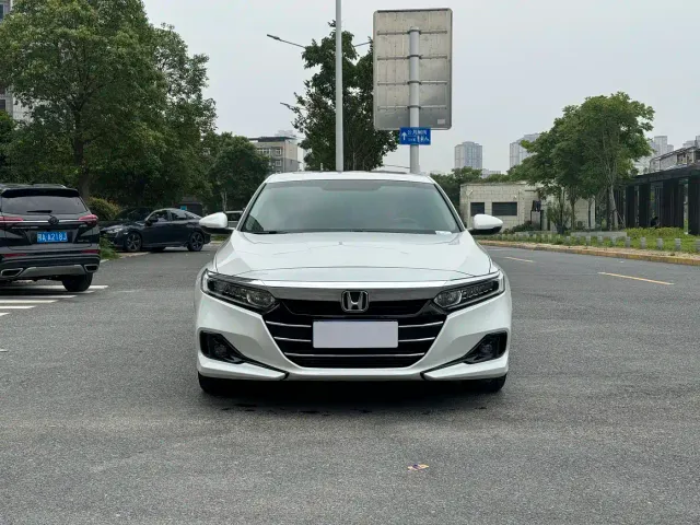 Honda Accord — Фото автомобиля 2
