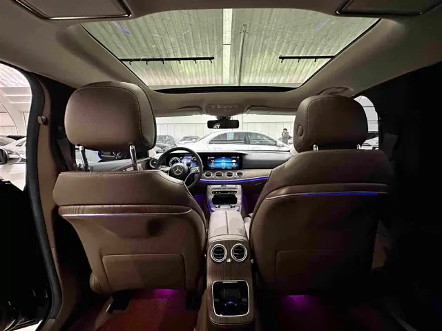 Mercedes-Benz E-Class — Фото автомобиля 19