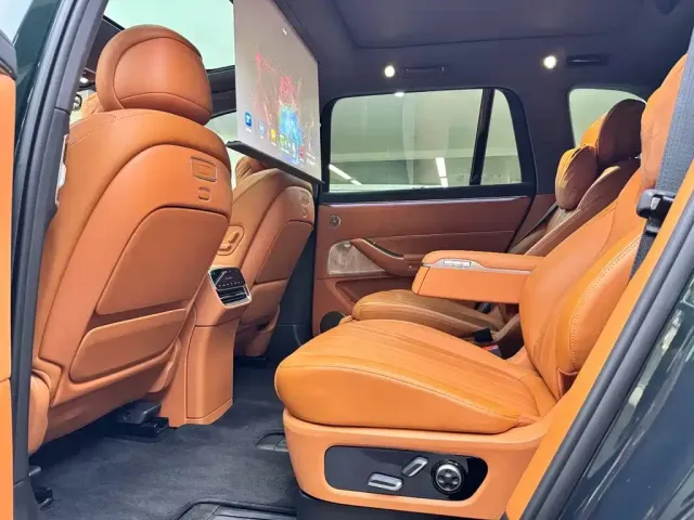 AITO Wenjie AITO M8 2025 Extended Range Ultra 53.4kWh 6-Seater — Фото автомобиля 12