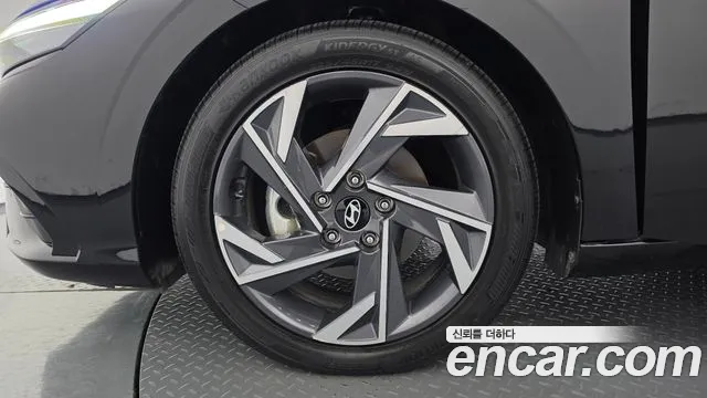 Hyundai Avante CN7 — Фото автомобиля 5