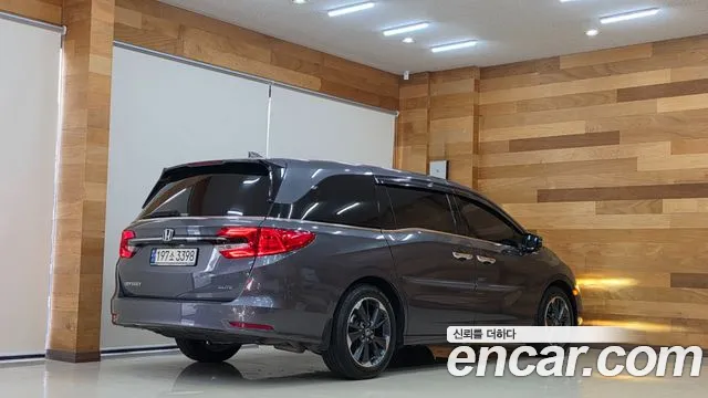 Honda Odyssey — Фото автомобиля 2