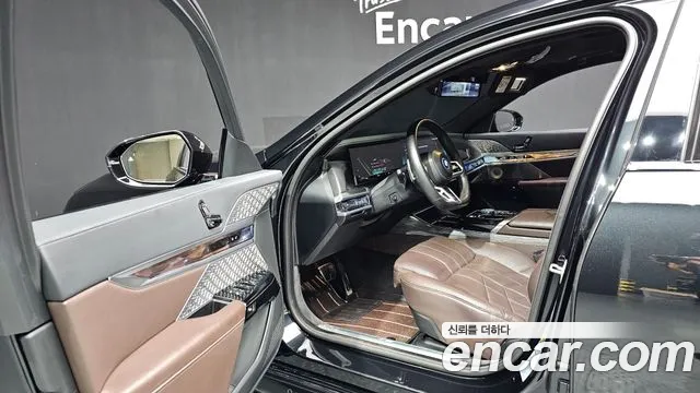 BMW 7 Series — Фото автомобиля 15