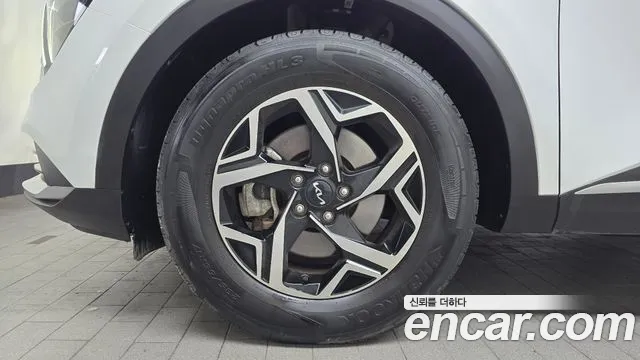 Kia Sportage Sportage 5-е поколение Бензин 1.6 турбо 2WD — Фото автомобиля 5