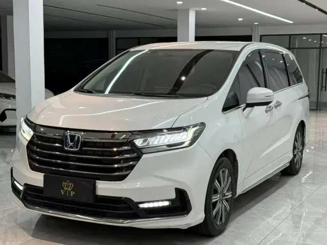 Honda Odyssey — Фото автомобиля 3