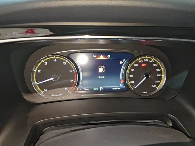 GAC Trumpchi M8 — Фото автомобиля 11