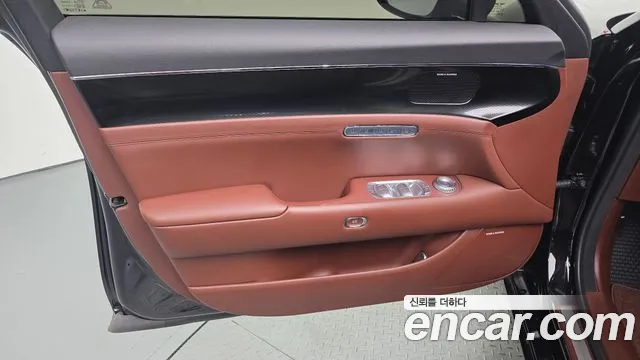 Genesis G90 — Фото автомобиля 22