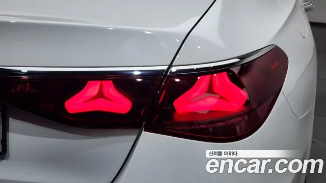 Mercedes-Benz E-Class W214 — Фото автомобиля 23