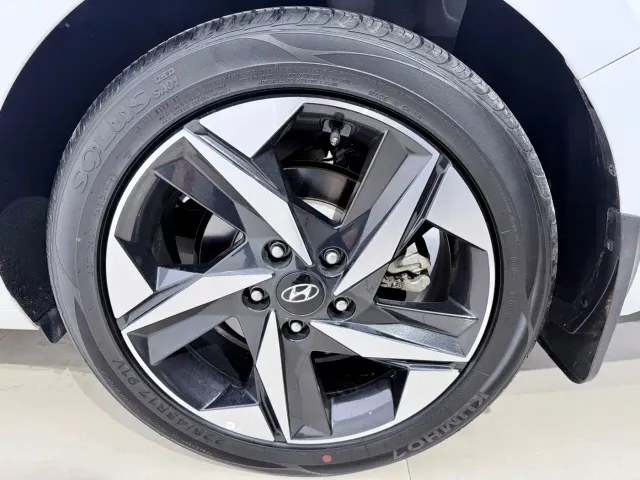 Hyundai Elantra — Фото автомобиля 15