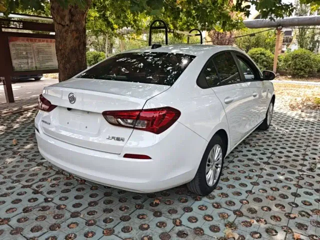 Buick Excelle — Фото автомобиля 6