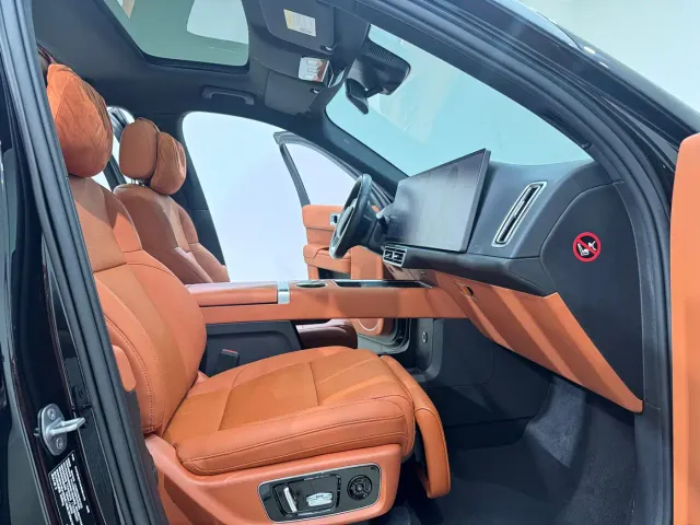 Li Auto L8 — Фото автомобиля 8