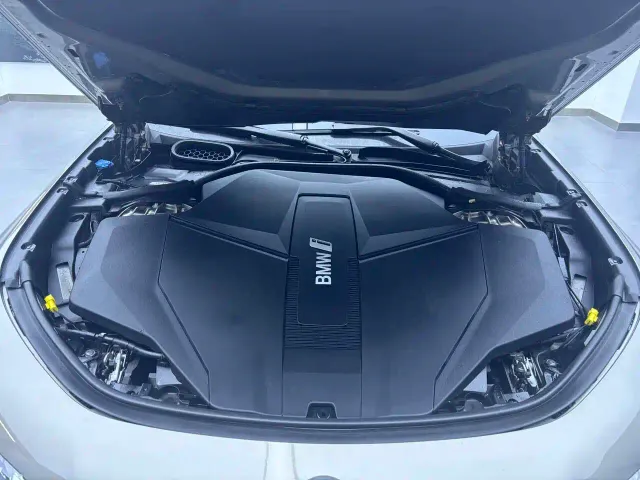 BMW i7 — Фото автомобиля 16