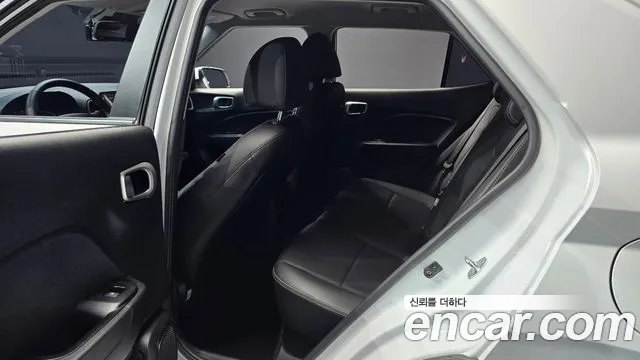 Hyundai Venue — Фото автомобиля 18