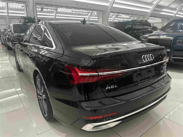 Audi A6L — Фото автомобиля 19